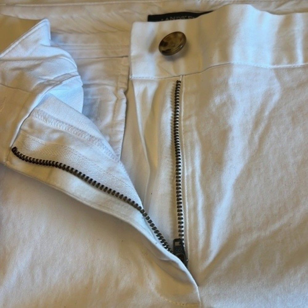 EUC Lands’ End White Shorts Size 14 Mid Rise Stretch Cotton Blend - Picture 2 of 9